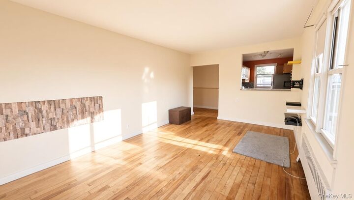 Property Photo: 8 Wainwright Avenue 2A NY 10710