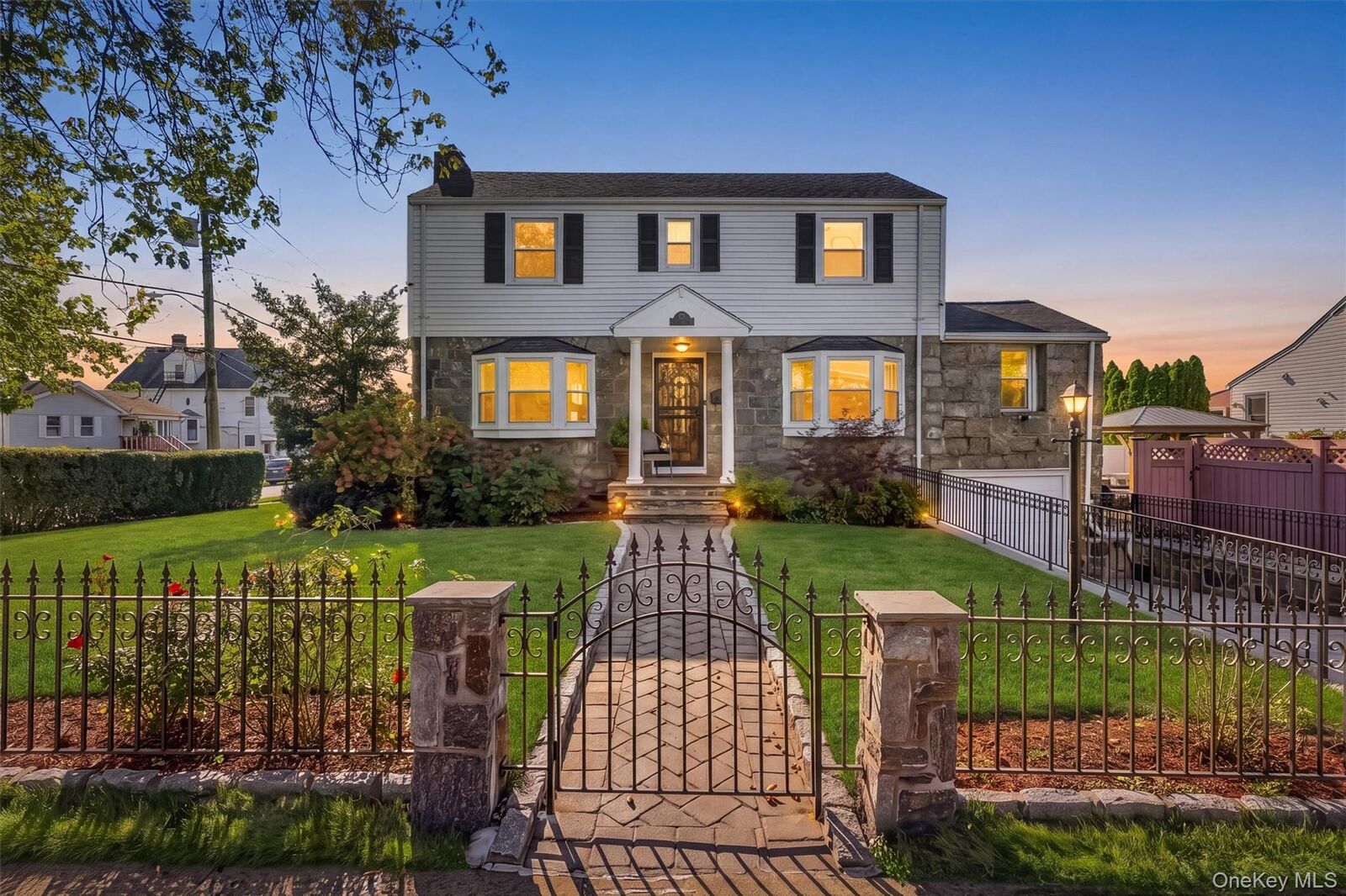 Property Photo:  85 Dunwoodie Street  NY 10704 