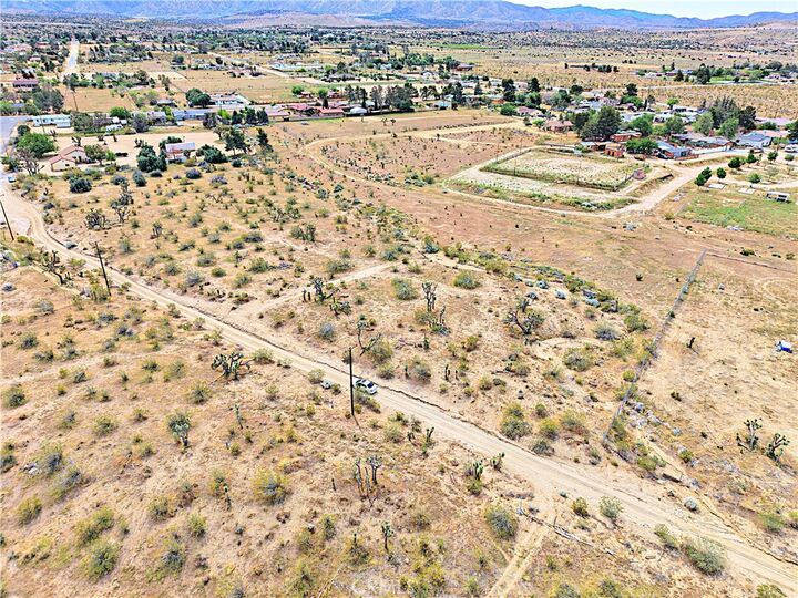 Property Photo: 132 E Avenue V13 CA 93553