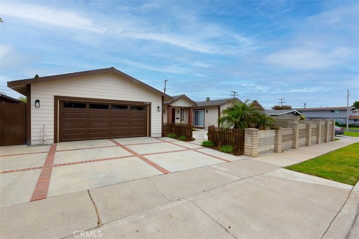 Property Photo: 1582 Elm CA 92626