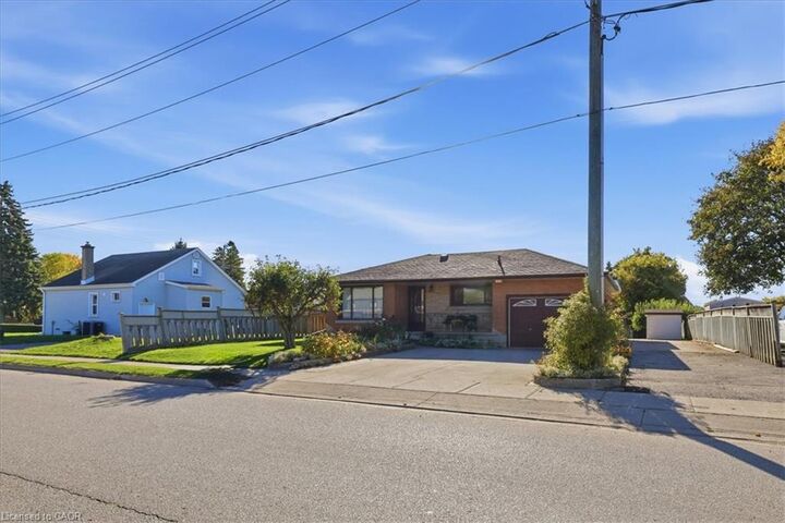 Property Photo:  207 Elliott Street  ON N1R 2K8 