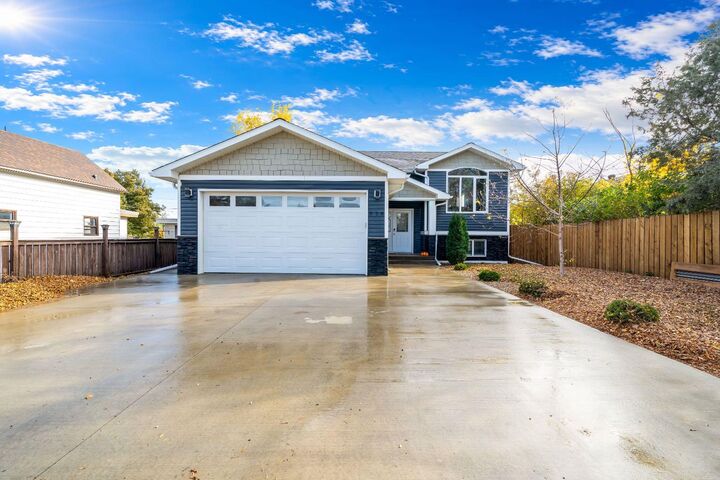 Property Photo:  316 3 Street W  AB T0K 0G0 