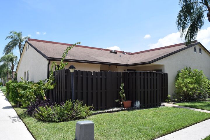 Property Photo: 3703 Waterview Circle 37C FL 33461