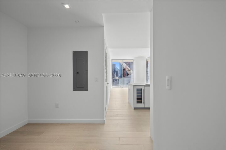 Property Photo: 1400 Biscayne Blvd 1402 FL 33132