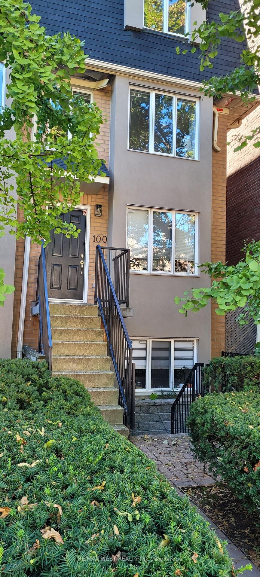 Property Photo:  208 Niagara Street 99  ON M6J 3W5 