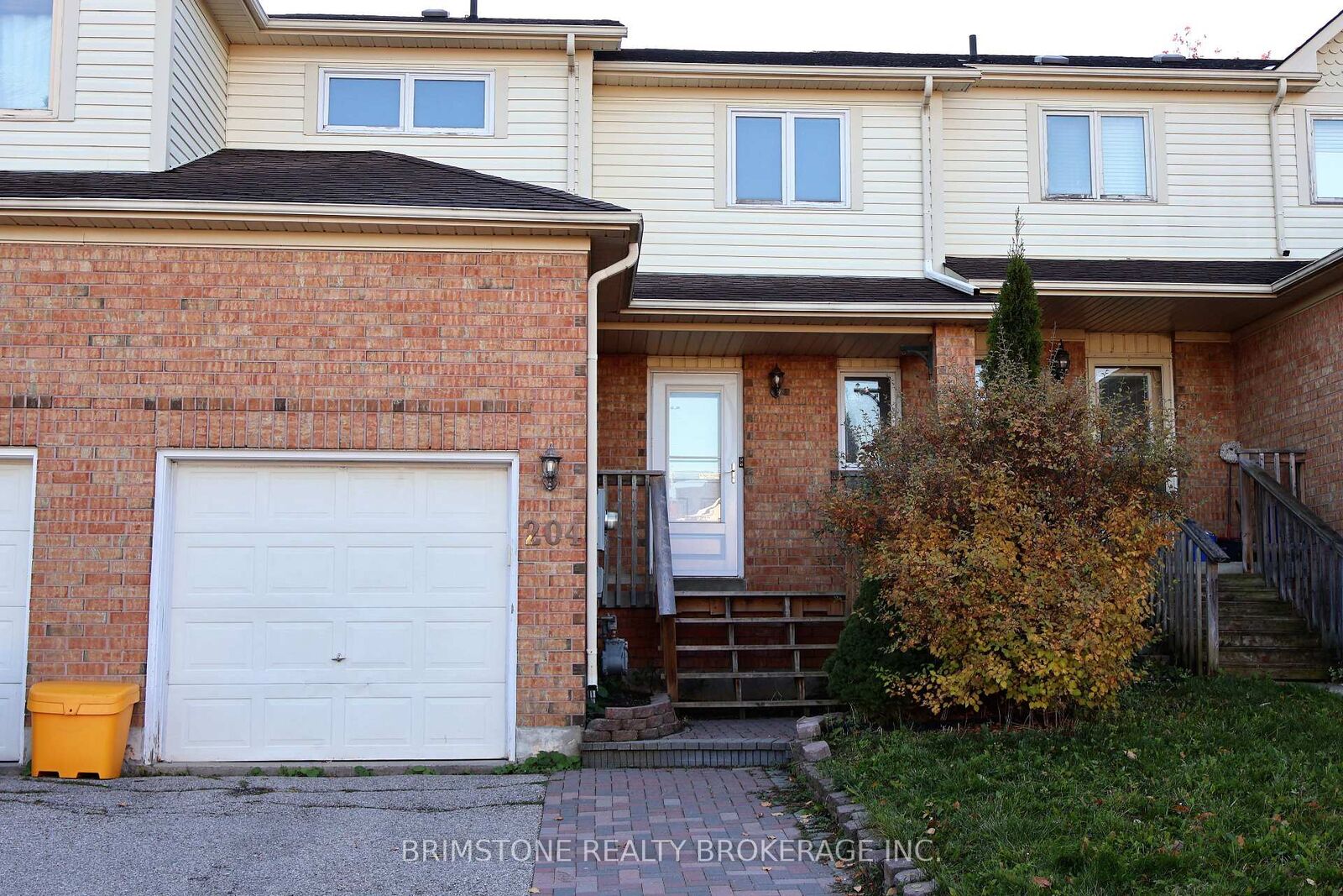 Property Photo: 204 Pickett Crescent ON L4N 8B1