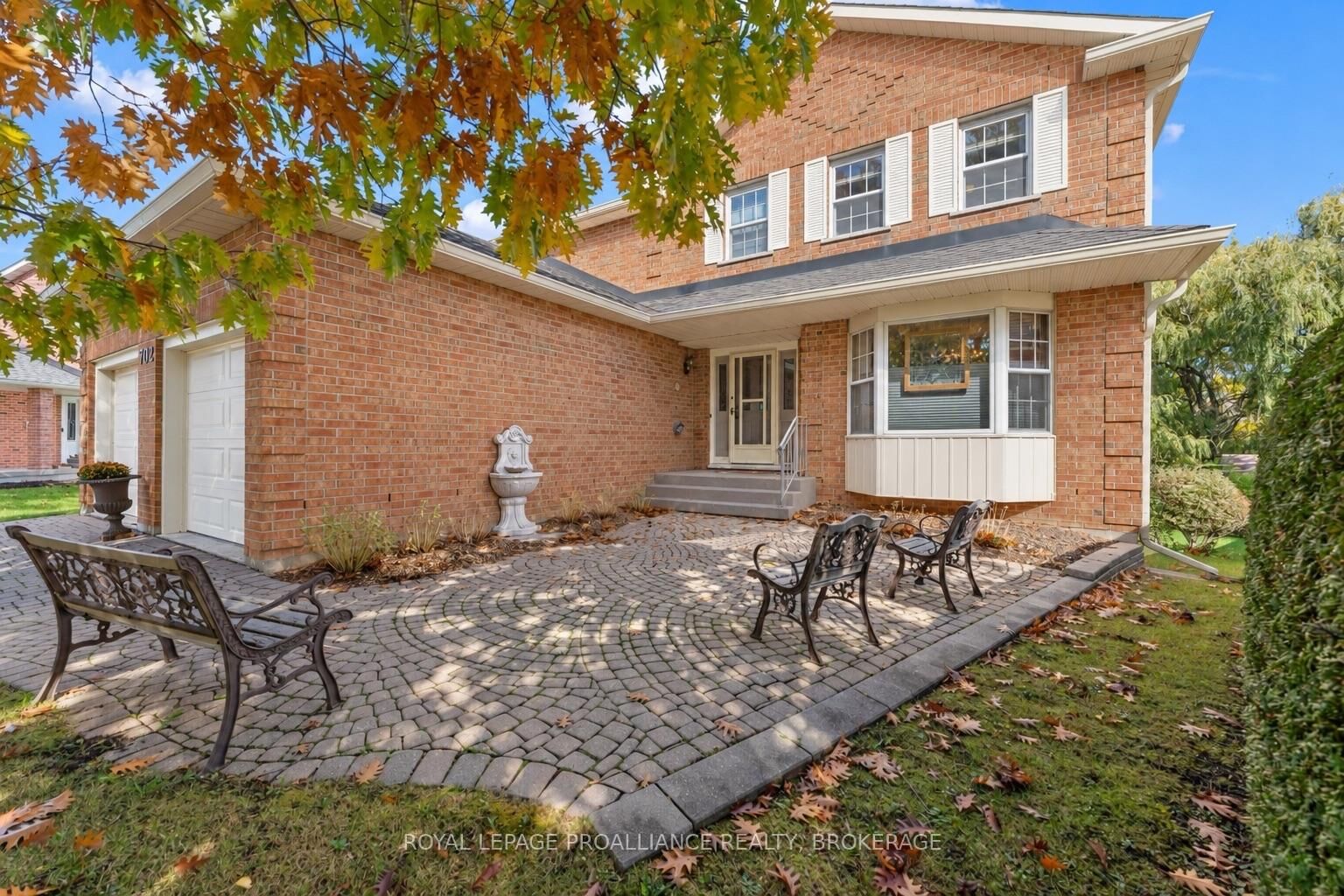 Property Photo:  702 Parkside Crescent  ON K7M 8A7 