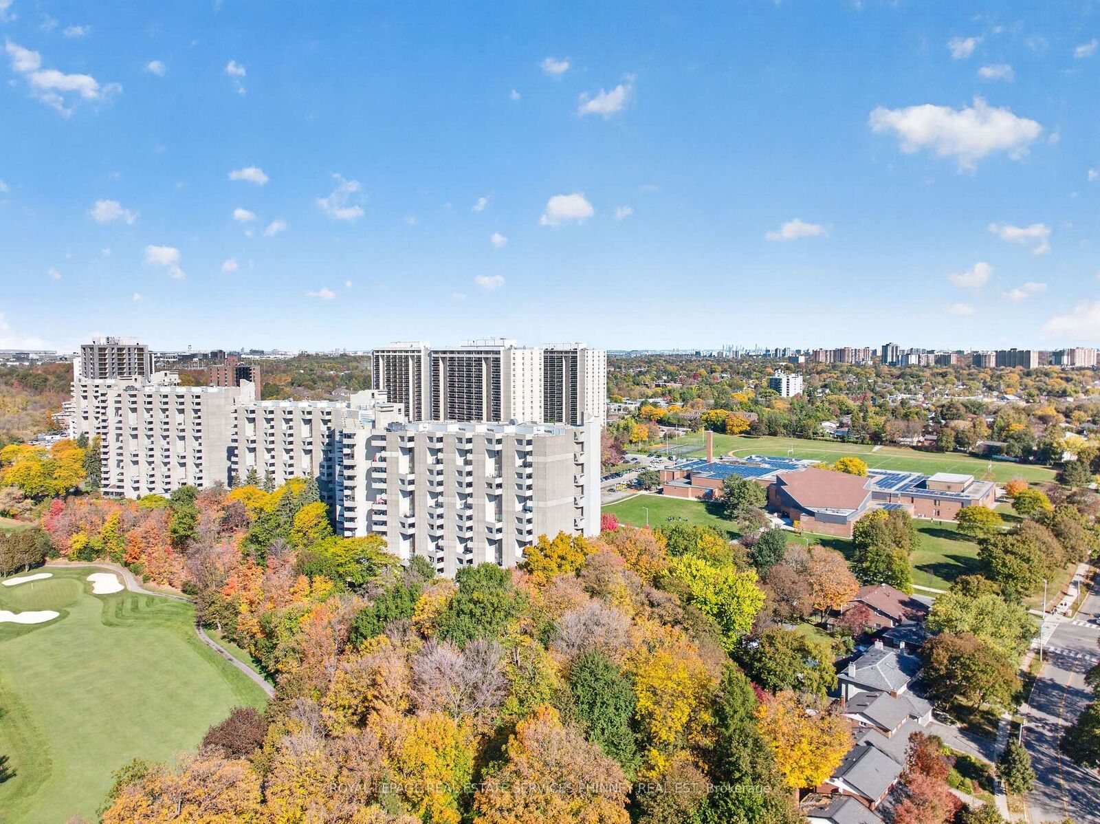 Property Photo:  284 Mill Road E21  ON M9C 4W6 