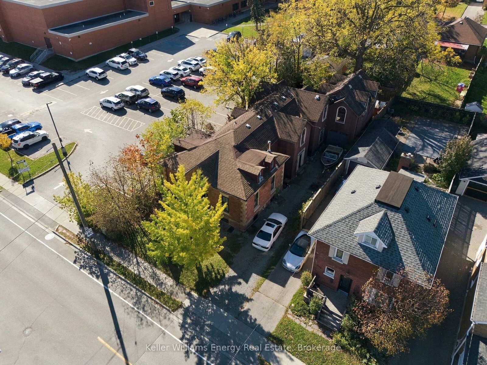 Property Photo: 342 Mary Street N ON L1G 5C8