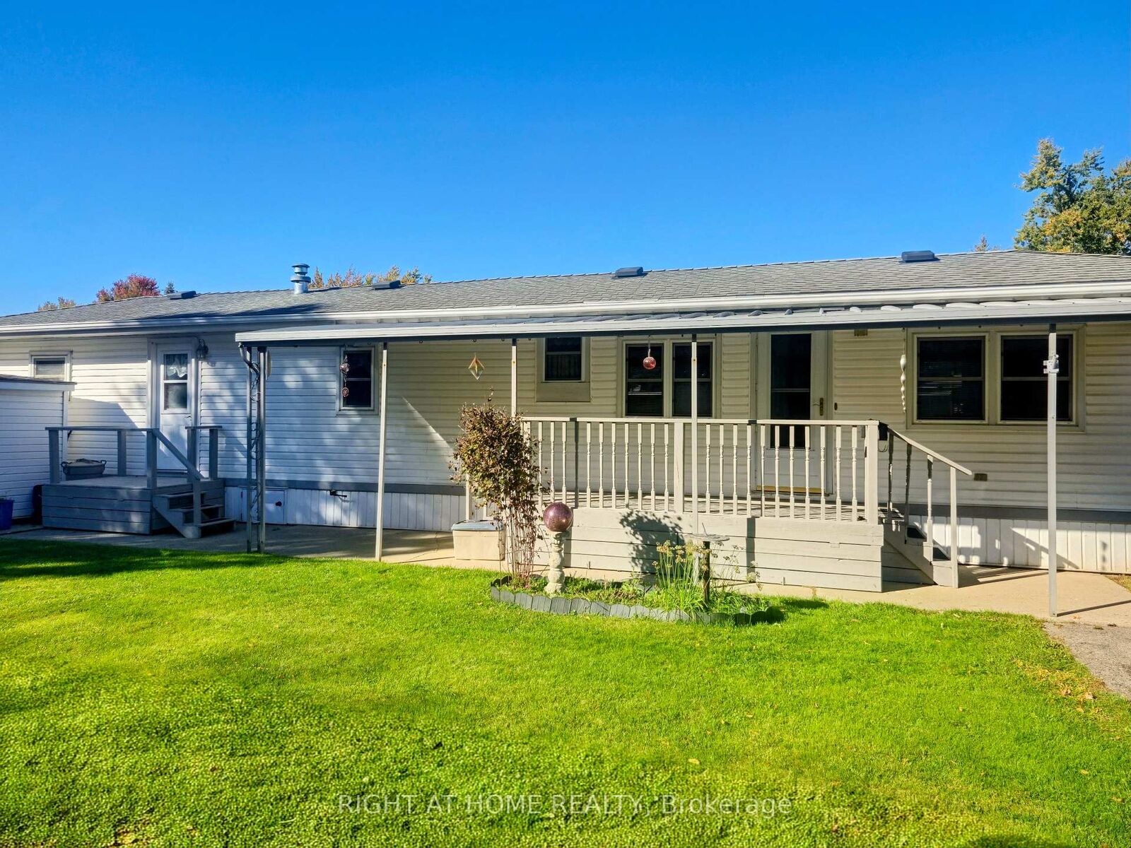 Property Photo:  3100 Dorchester Road 26  ON N0L 1G5 