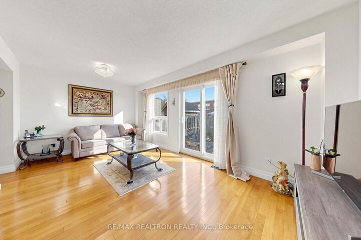 Property Photo:  19 Cashel Court  ON L4G 6R8 