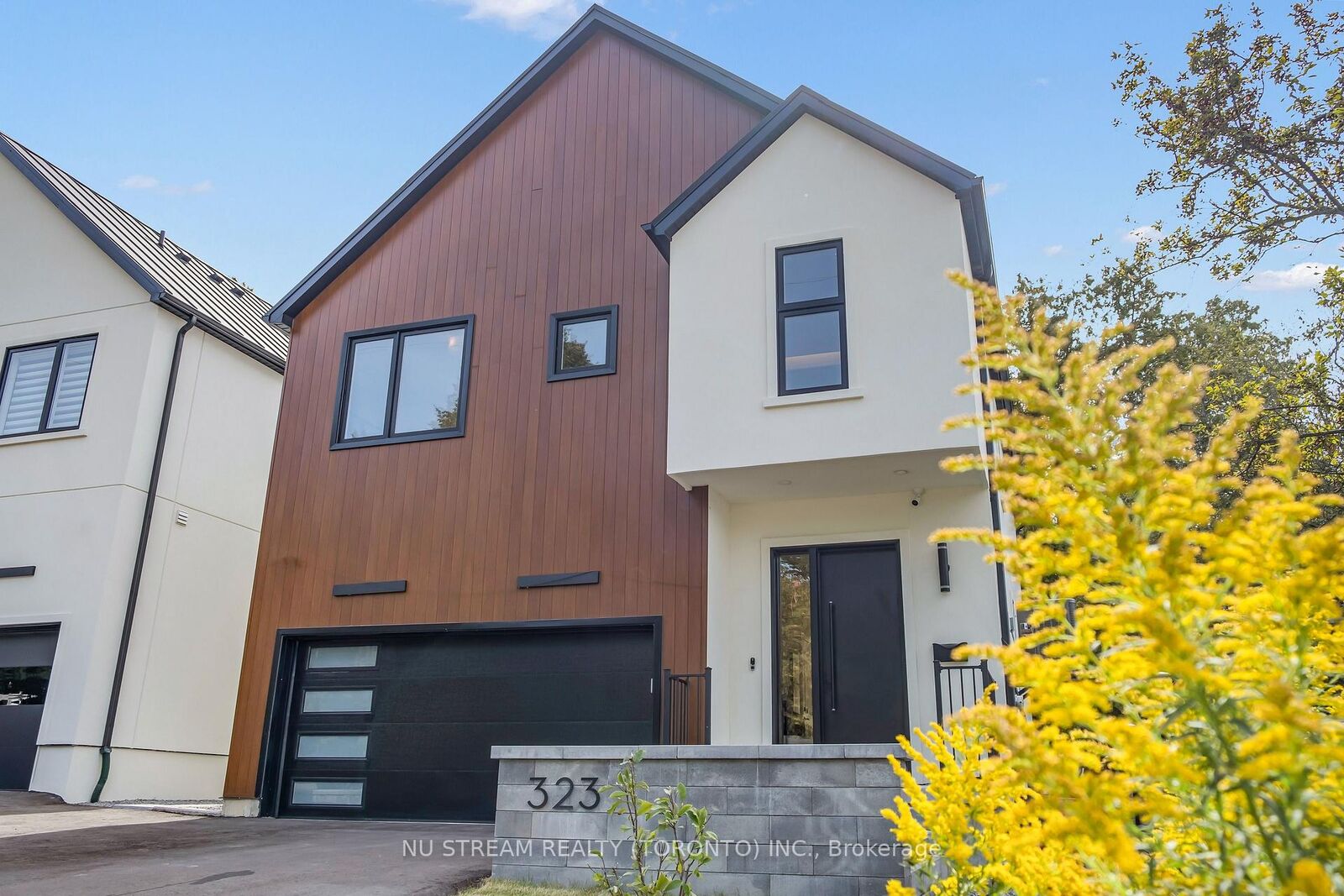 Property Photo:  323 Winnifred Drive Lower  ON L4P 3B4 