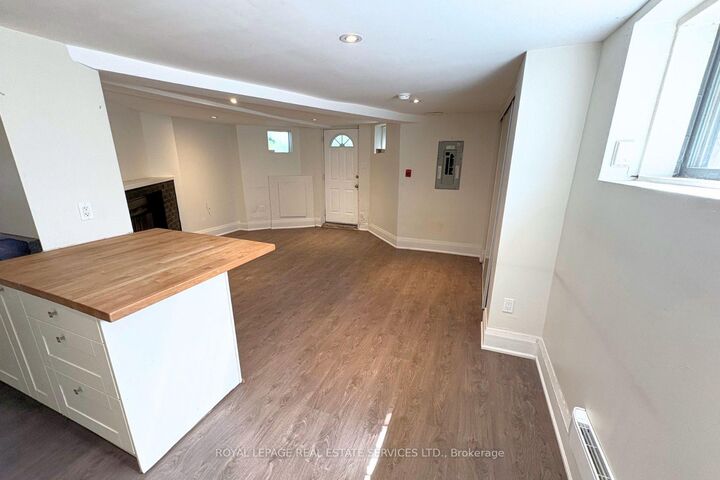 Property Photo:  118 Pembroke Street L1  ON M5A 2N8 