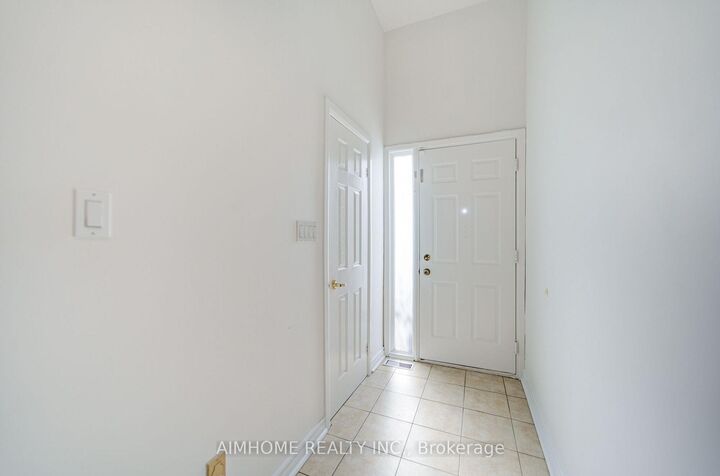 Property Photo:  34 Stately Way  ON L3T 3Z8 