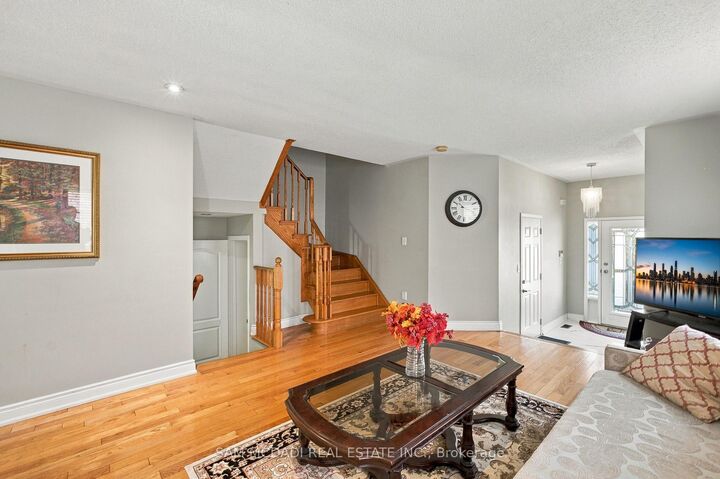 Property Photo:  3344 Southwick Street  ON L5M 7L5 