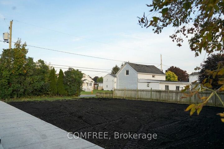 Property Photo:  1416 Cumberland Street  ON K6J 4K7 