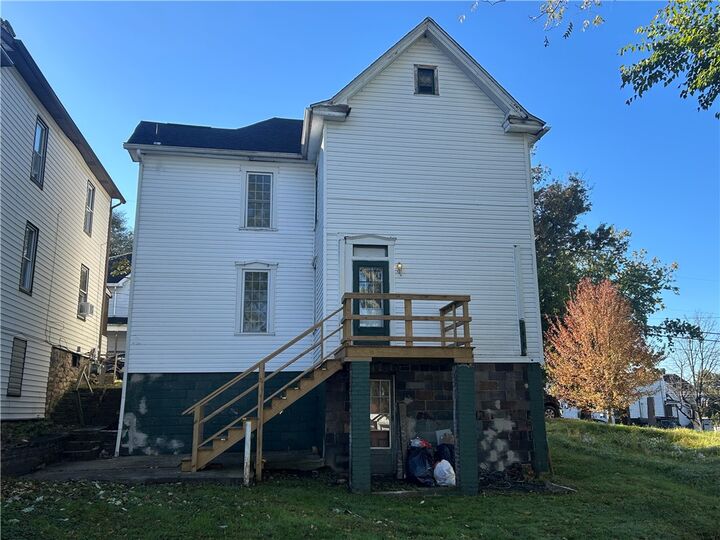 Property Photo:  232 E Apple St  PA 15425 