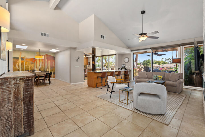 Property Photo: 272 Tolosa Circle CA 92260