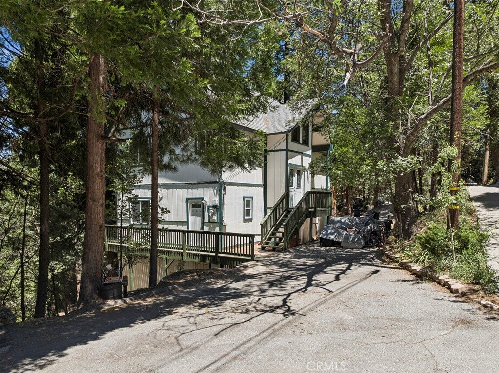 Property Photo:  582 Grass Valley Court  CA 92352 