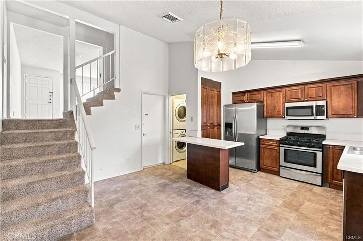 Property Photo: 18631 Collins Street 30 CA 91356