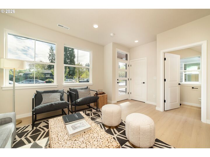 Property Photo: 2561 SE 58th Ave OR 97206