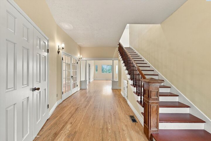Property Photo: 831 Guernsey St WA 99350