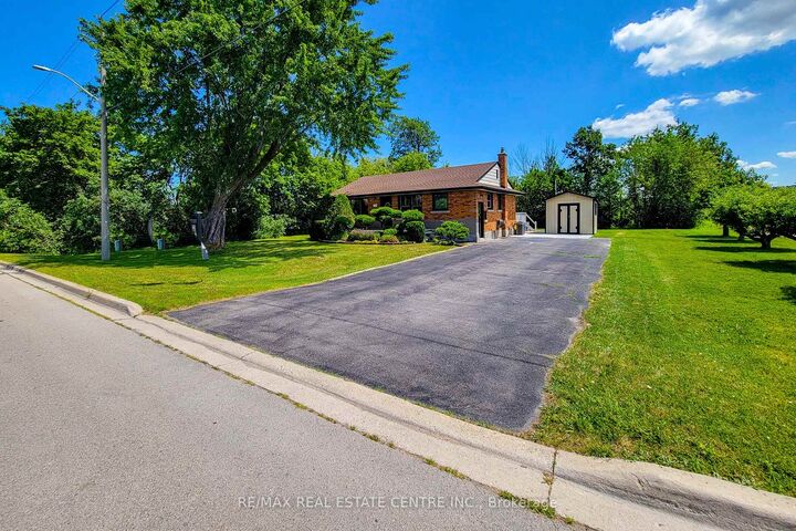 Property Photo:  220 Winona Road  ON L8E 5K4 