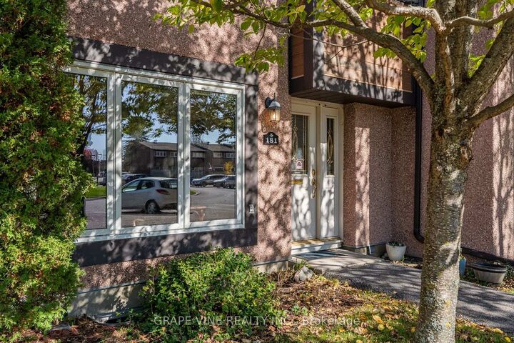 Property Photo:  181 Huntridge Private 34  ON K1V 9J3 