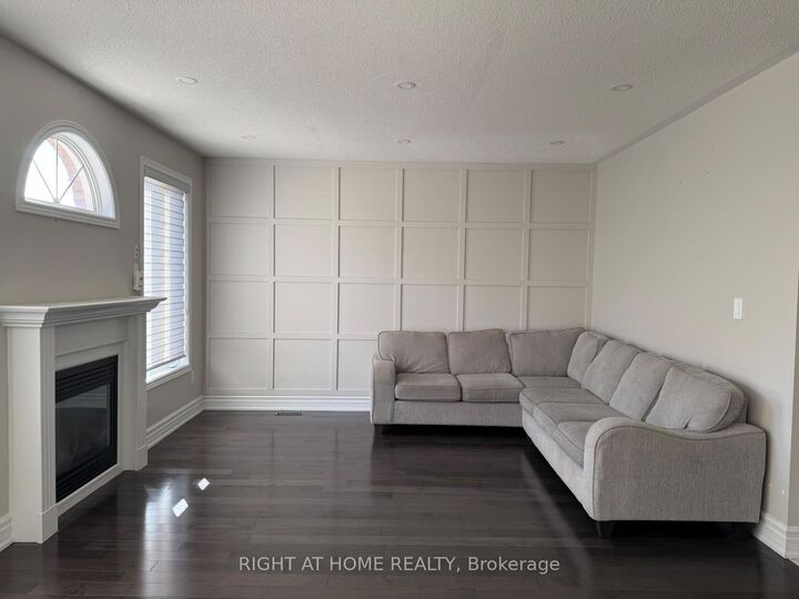 Property Photo:  247 Rizal Avenue  ON L6B 0M8 