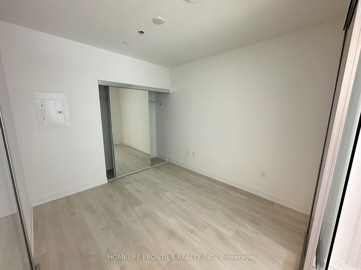 Property Photo:  127 Broadway Avenue 603  ON M4P 1V4 