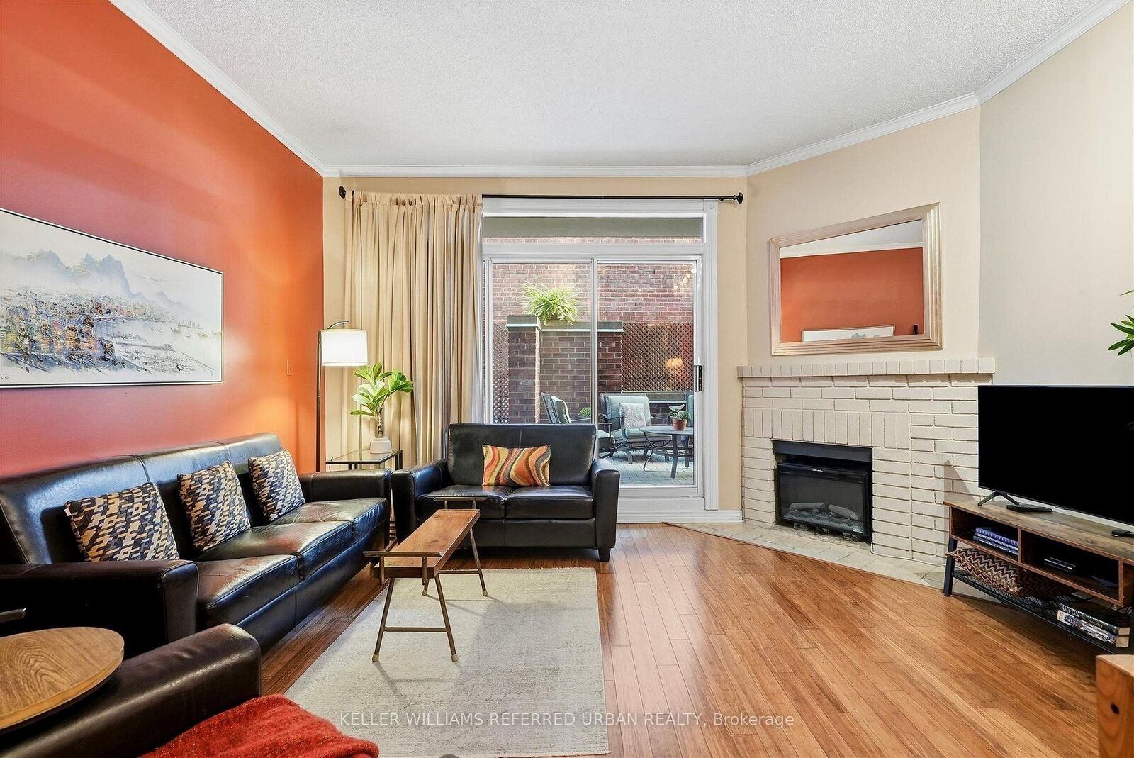 Property Photo:  58 St Nicholas Street  ON M4Y 1W7 