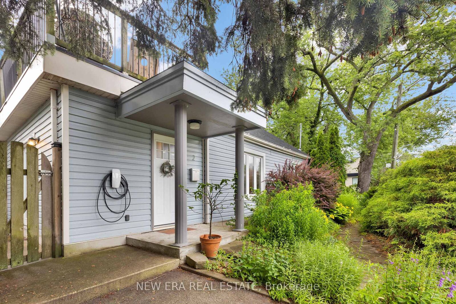 Property Photo:  2 Foch Avenue  ON M8W 3W8 