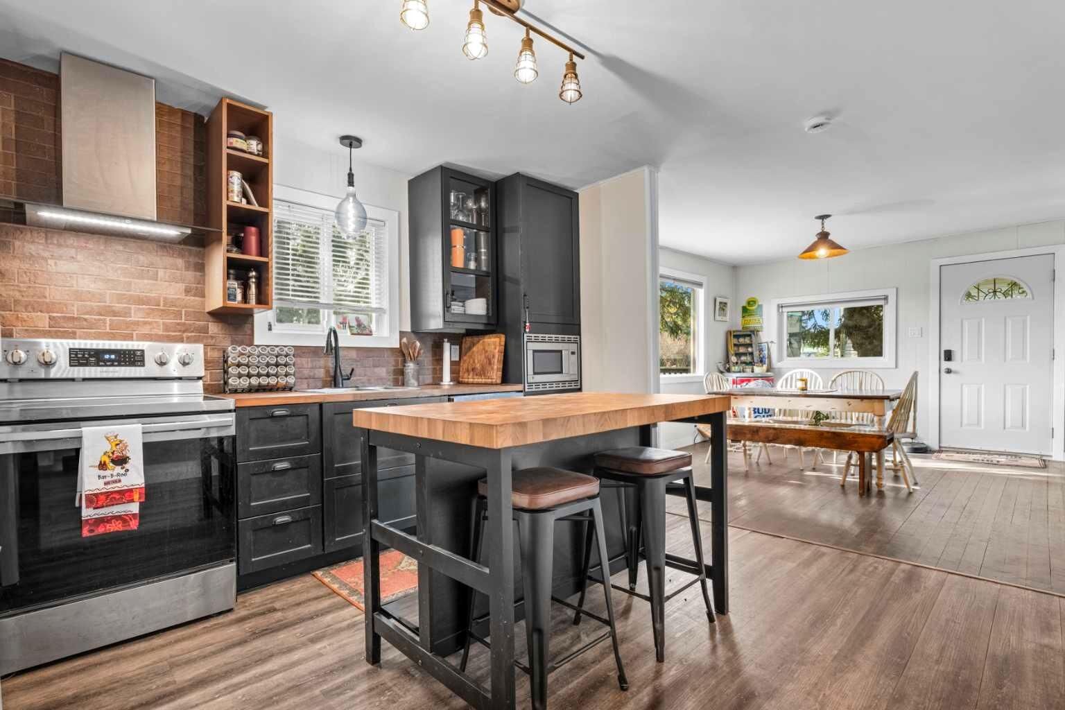 Property Photo: 210 Royalties Crescent AB T0L 1H0