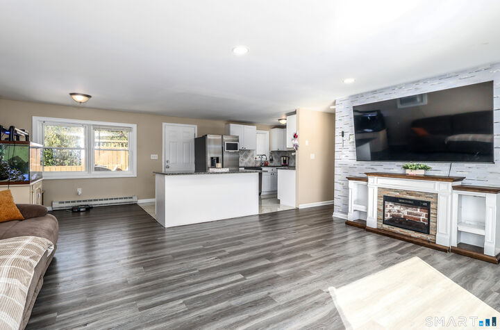 Property Photo:  50 Deering Lane  CT 06706 