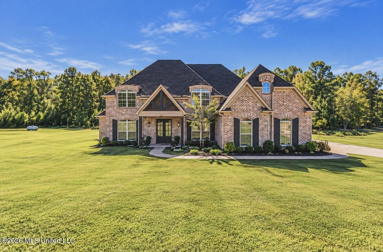 Property Photo: 165 Poplar Lane MS 38661