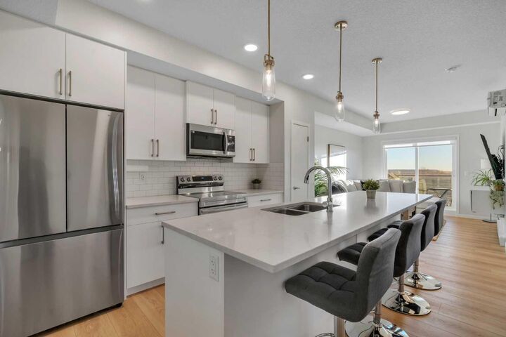 Property Photo: 550 Belmont Street SW 3211 AB T2X 5Y9