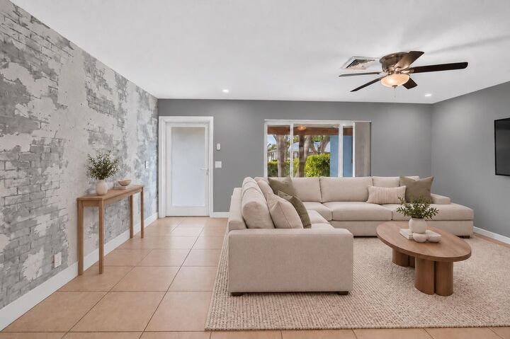 Property Photo: 1023 SW 25th Place FL 33426