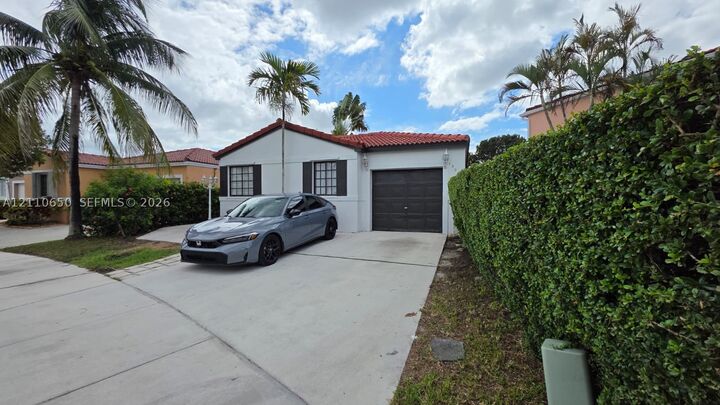 Property Photo: 13946 SW 171st Ter 13946 FL 33177