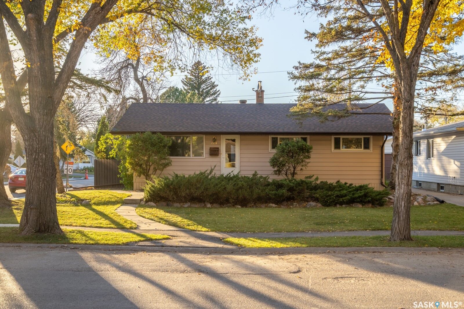 Property Photo:  224 Frontenac Drive  SK S4S 3B5 