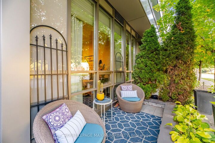 Property Photo:  8 Fieldway Road 104  ON M8Z 0C3 