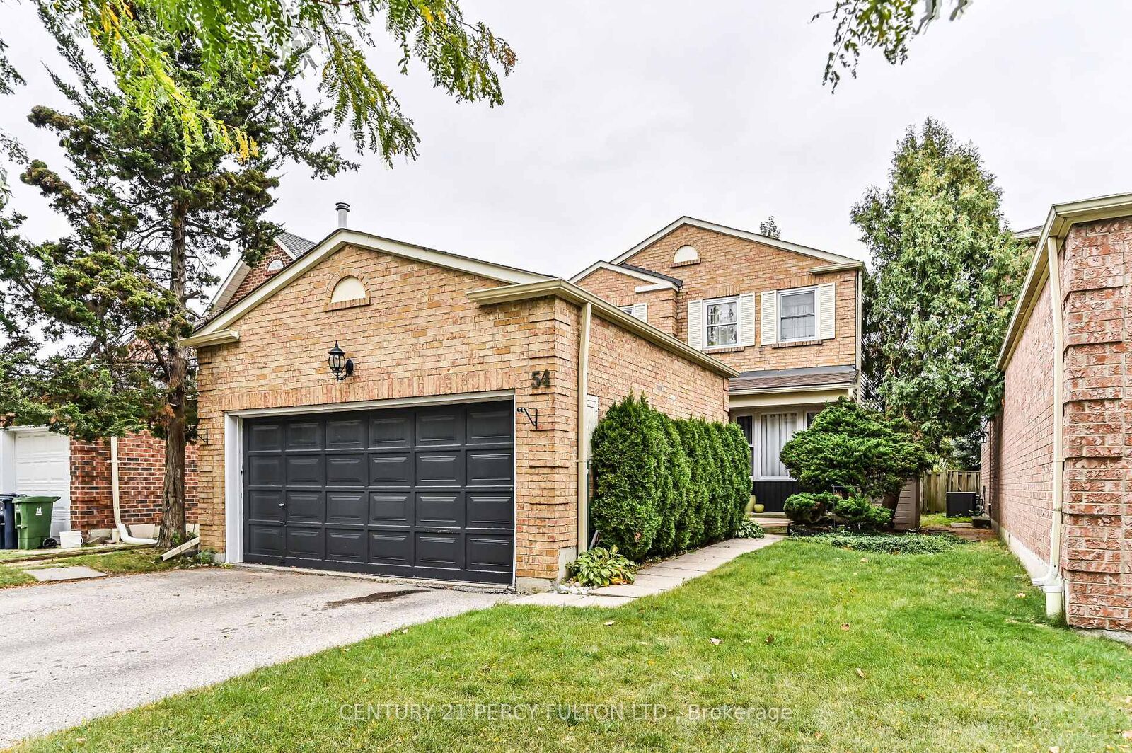Property Photo:  54 Chapel Park Square  ON M1V 2S5 