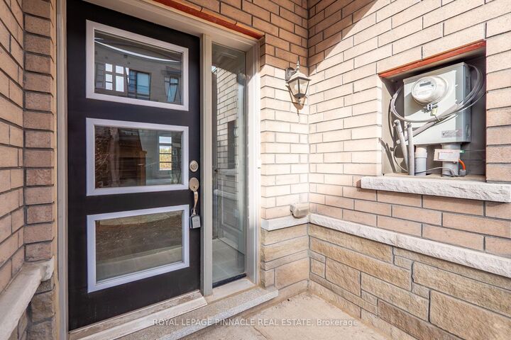 Property Photo:  69 Inverary Crescent  ON L4H 5G8 