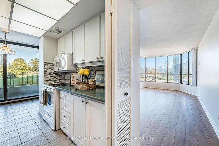 Property Photo:  1333 Bloor Street 317  ON L4Y 3T6 
