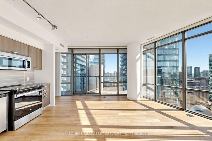 Property Photo:  832 Bay Street 2608  ON M5S 1Z6 