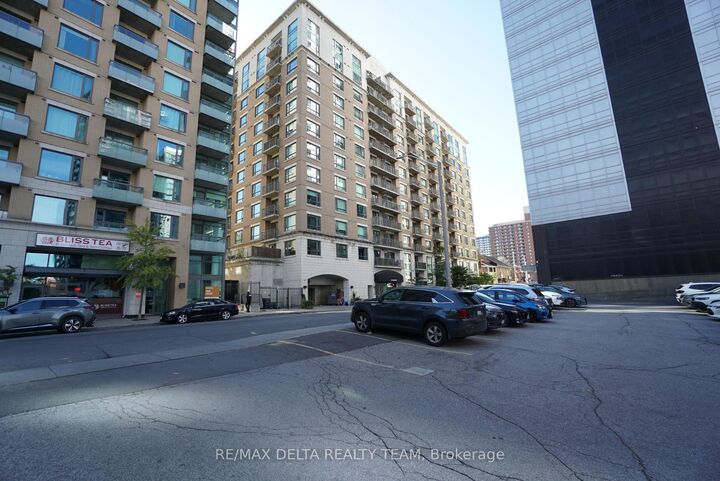 Property Photo:  200 Besserer Street 1213  ON K1N 0A7 