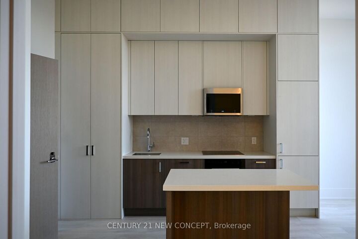 Property Photo:  2450 Bloor Street W 210  ON M6S 0A9 