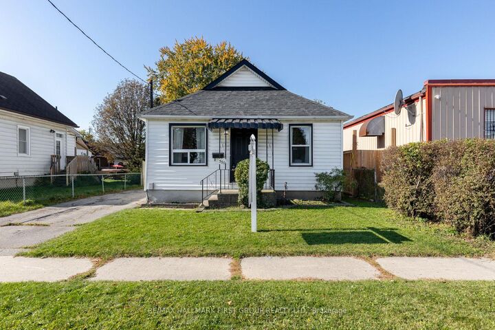 Property Photo: 350 Oshawa Boulevard S ON L1H 5S4