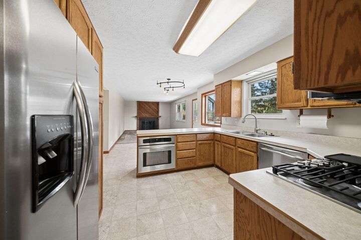Property Photo: 862 Ridenour Road OH 43230