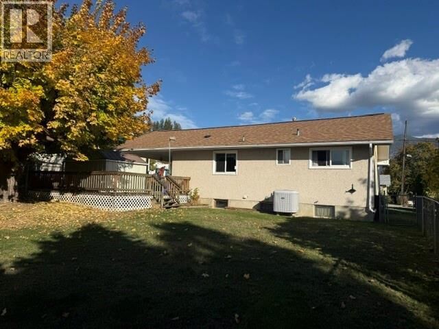 Property Photo:  221 22nd Avenue South  BC V0B 1G5 