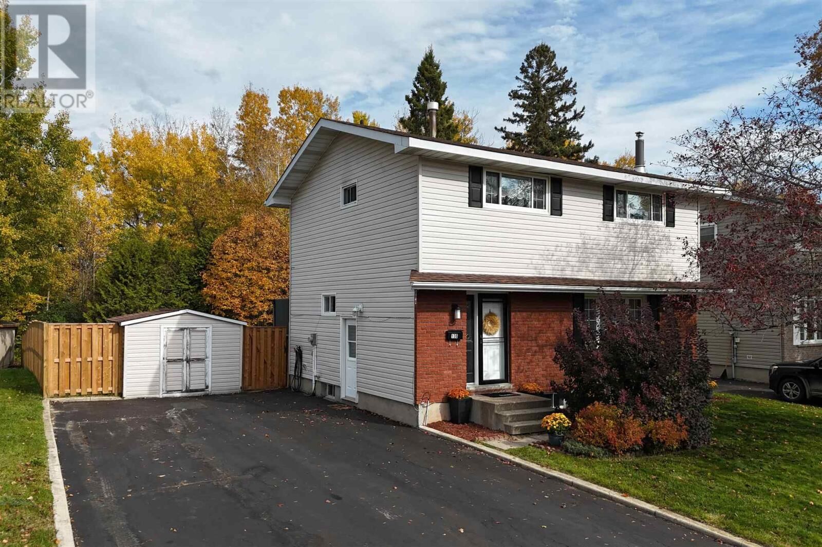 Property Photo:  136 Glen Ave  ON P6A 5E2 
